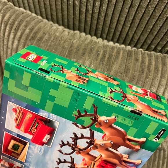 LEGO NEW Santa Sleigh with Reindeer Set - Picture 6 of 7